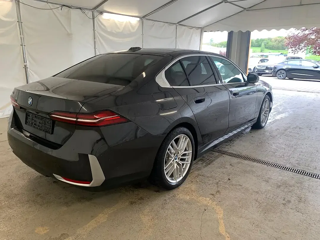 BMW i5 - foto 2