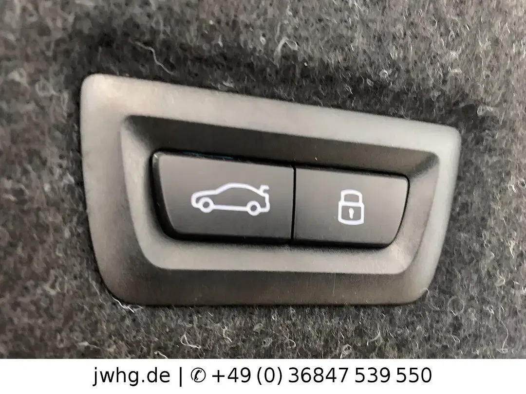 BMW i5 - Thumbnail 4