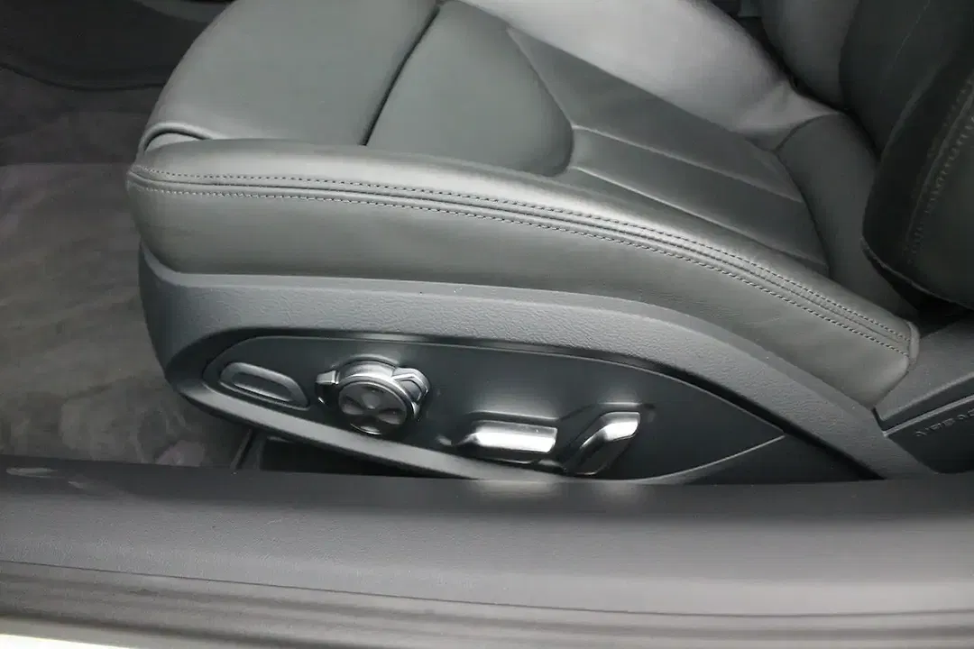 Audi R8 V10 quattro performance - Thumbnail 13