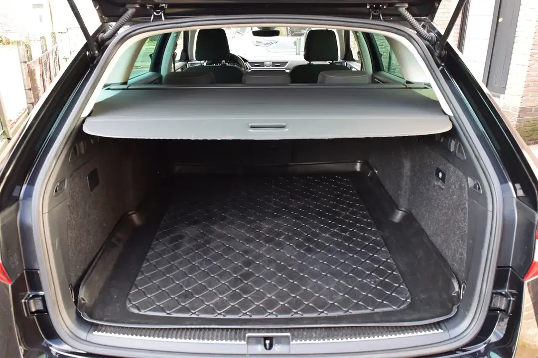 Skoda Superb 1.4 TSI iV Combi - foto 41