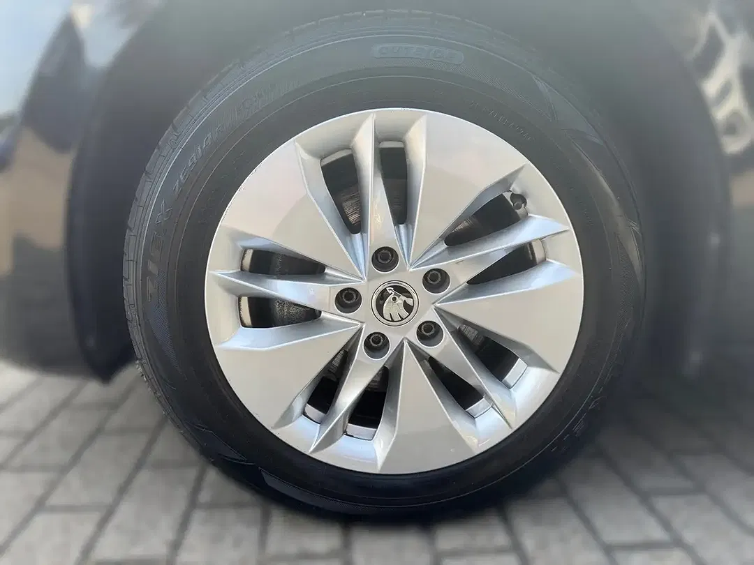 Skoda Octavia 2.0 TDI DSG Combi - Thumbnail 5