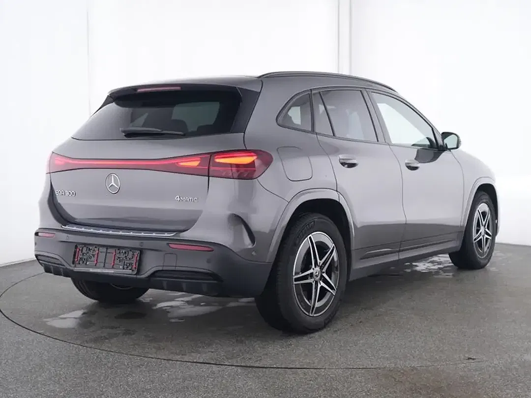 Mercedes-Benz EQA 300 4MATIC AMG Line - Thumbnail 3