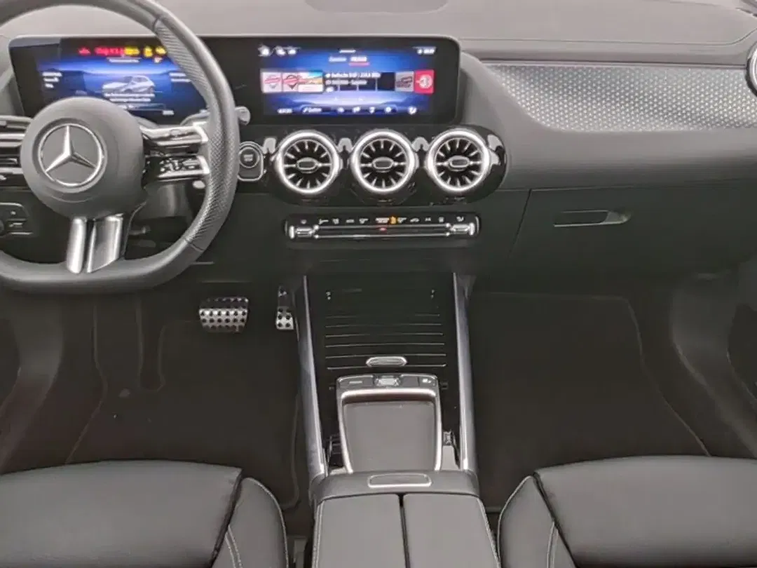 Mercedes-Benz EQA 300 4MATIC AMG Line - Thumbnail 5