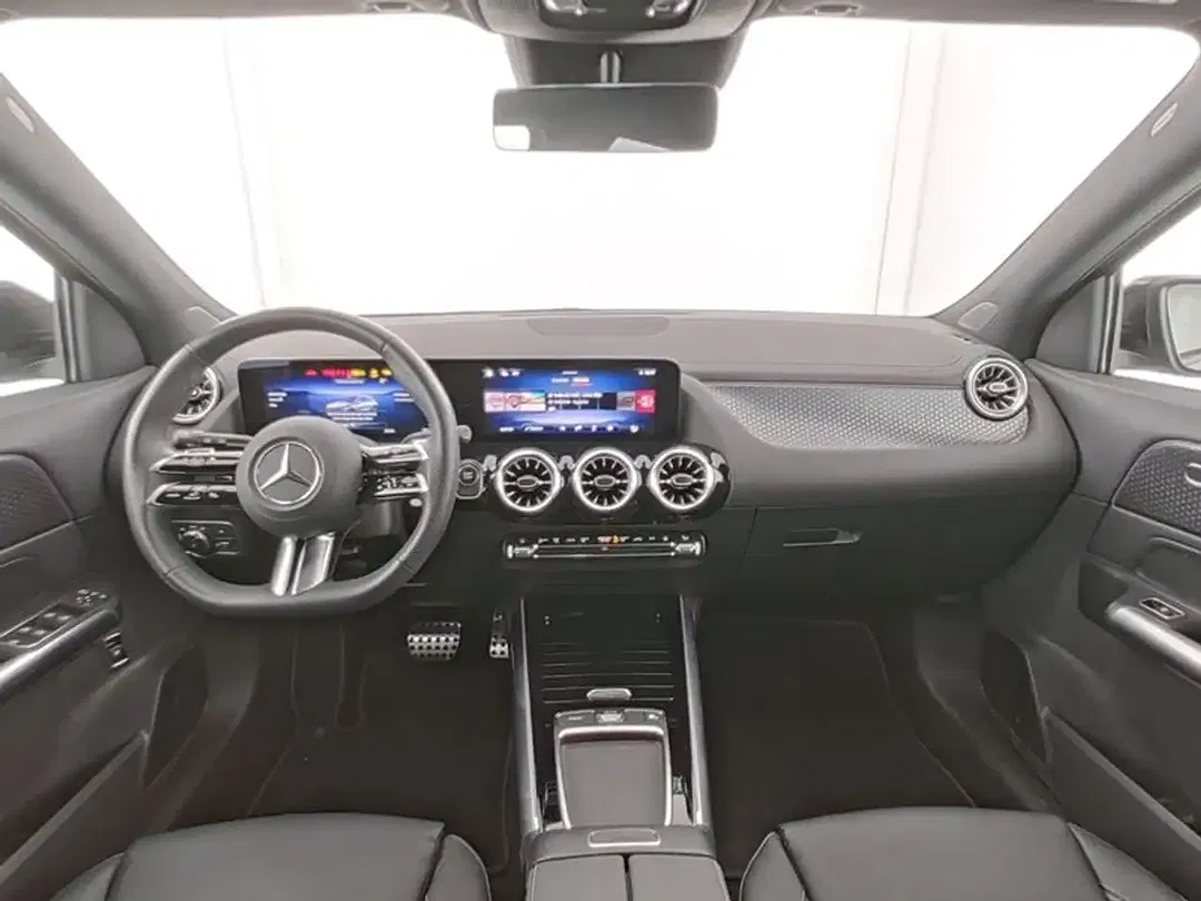 Mercedes-Benz EQA 300 4MATIC AMG Line - Thumbnail 7