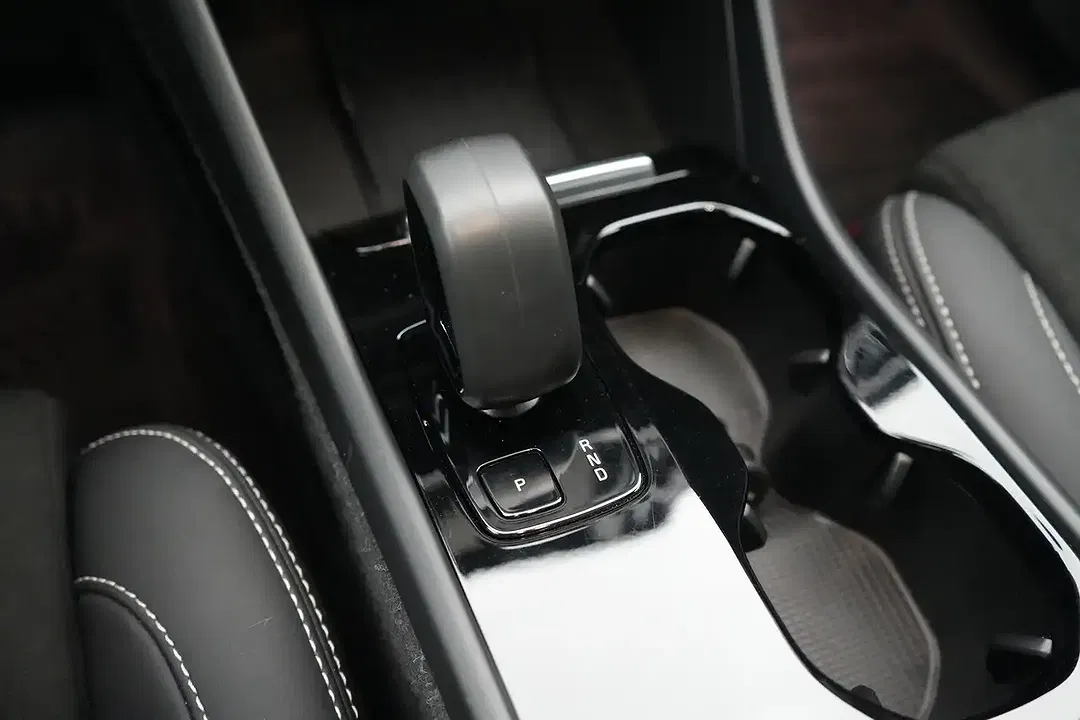 Volvo C40 Recharge Plus - Thumbnail 9