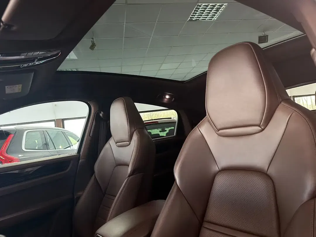 Porsche Cayenne V6 Coupe - Thumbnail 12