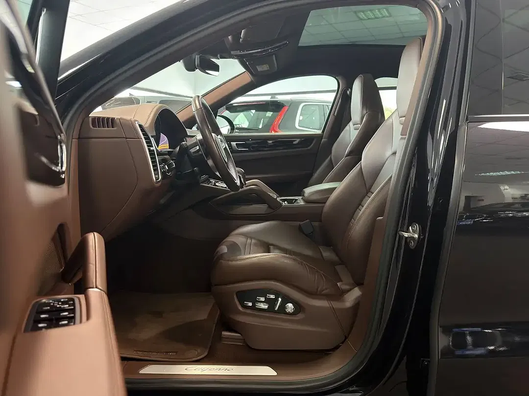 Porsche Cayenne V6 Coupe - Thumbnail 13