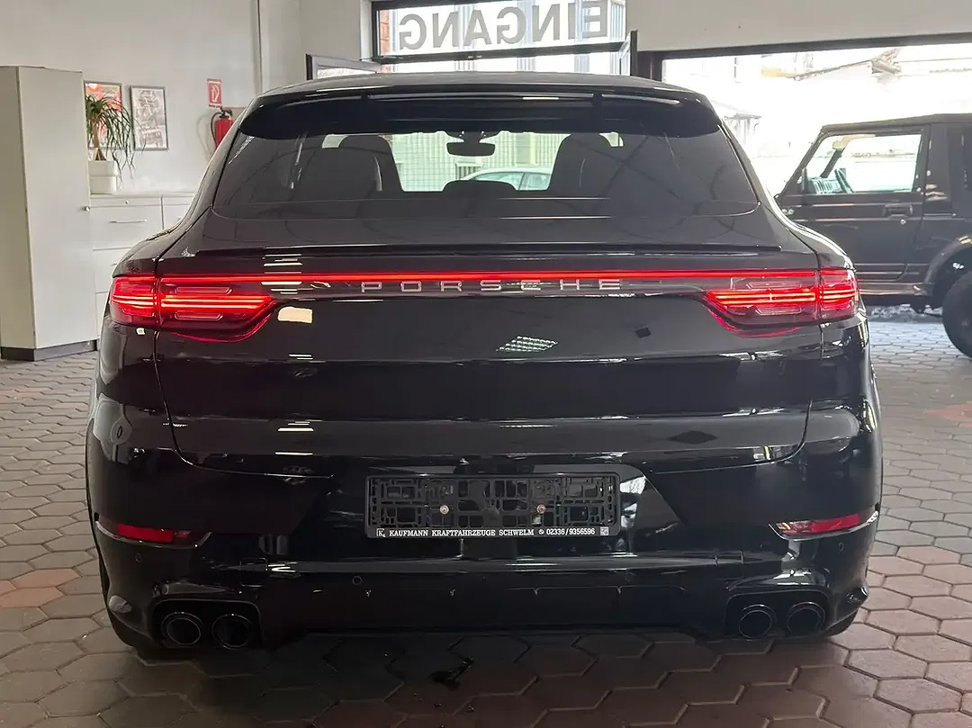 Porsche Cayenne V6 Coupe - Thumbnail 3