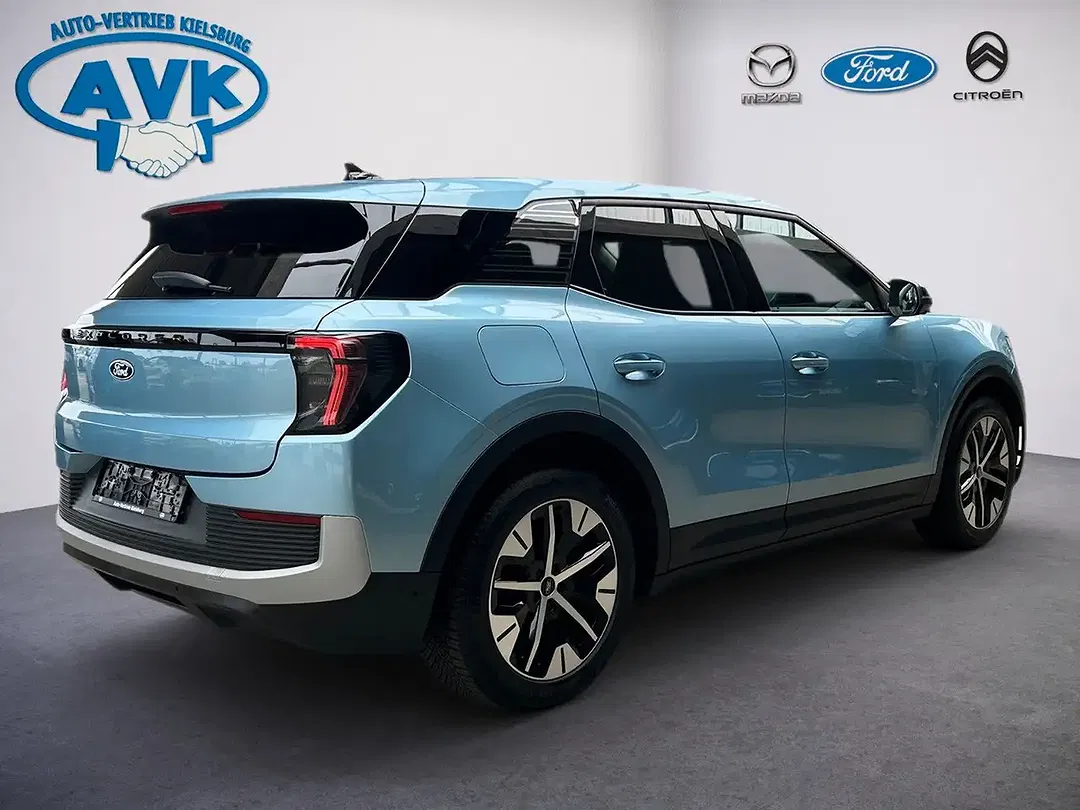 Ford Explorer Extended Range - Thumbnail 3