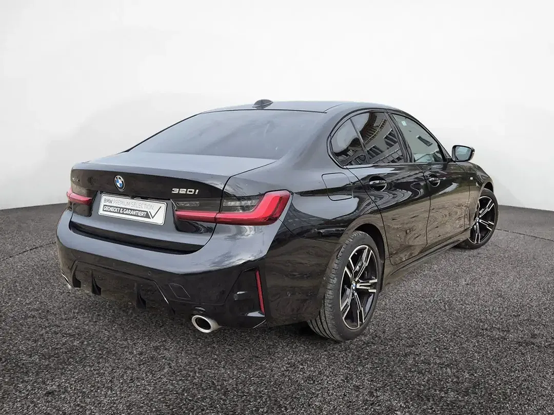 BMW 320 xDrive M Sport - Thumbnail 6