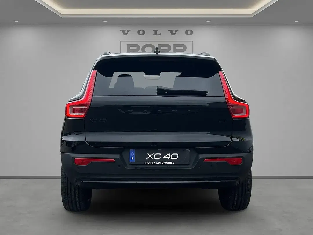 Volvo XC40 B3 Plus Black Edition - Thumbnail 4