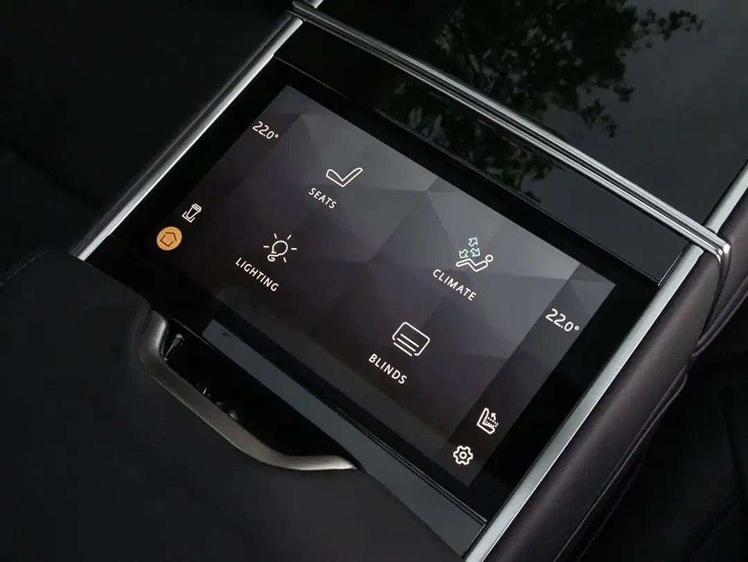 Land Rover Range Rover P550e Hybrid Autobiography - Thumbnail 10