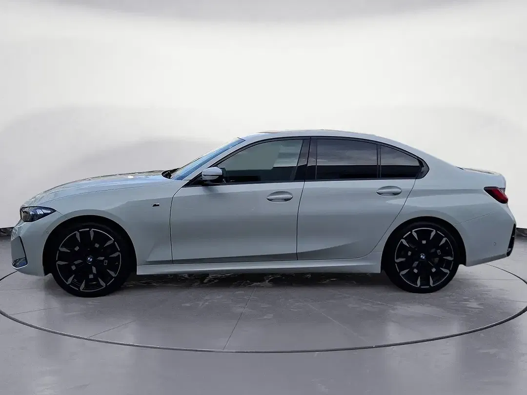 BMW 320 AUT xDrive M Sport - Thumbnail 3