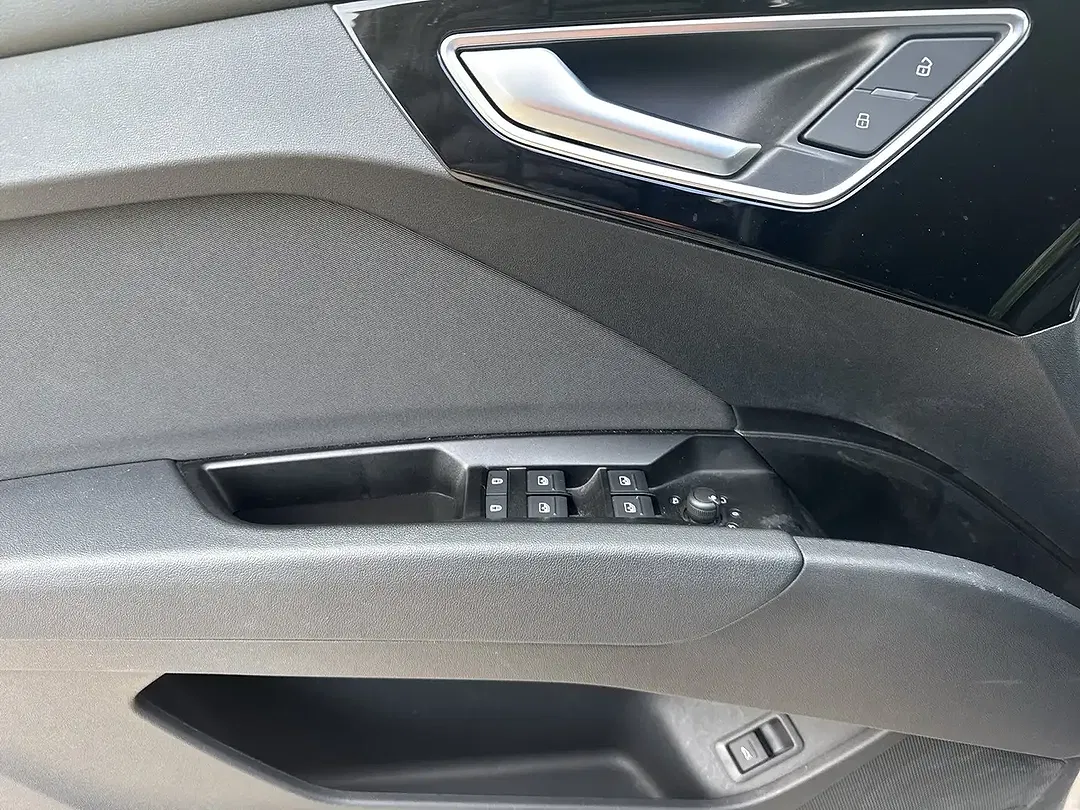 Audi Q4 e-tron 40 - foto 12