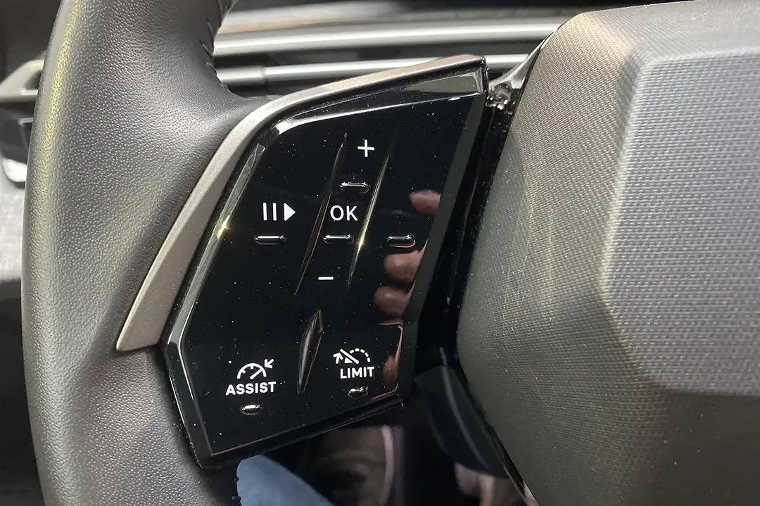 Peugeot 5008 Hybrid Allure - Thumbnail 24
