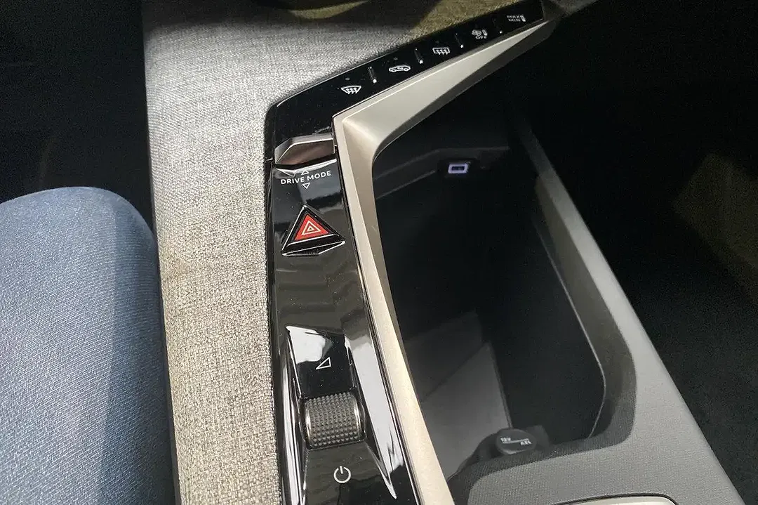 Peugeot 5008 Hybrid Allure - Thumbnail 35