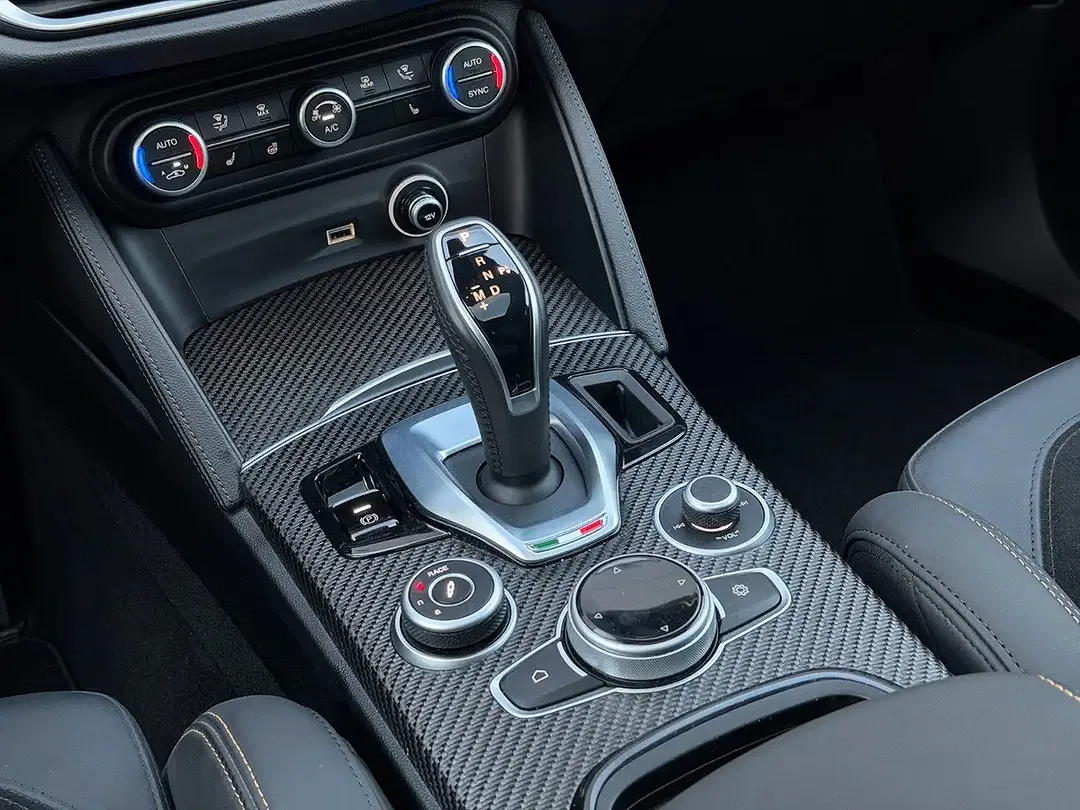 Alfa Romeo Stelvio Quadrifoglio 100° Anniversario - foto 15