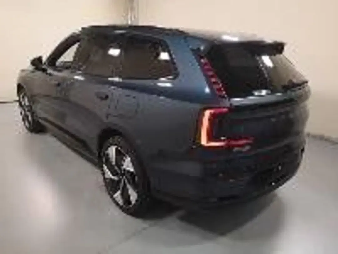 Volvo EX90 EV Single Motor Plus - Thumbnail 3