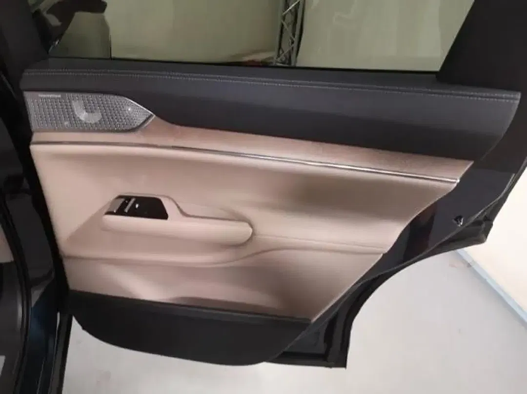 Volvo EX90 EV Single Motor Plus - Thumbnail 9