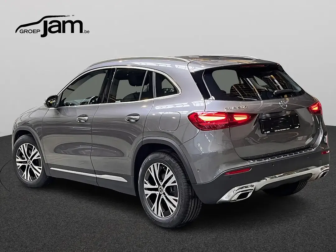 Mercedes-Benz GLA 200 Luxury - foto 2