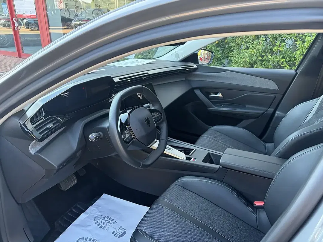 Peugeot 408 PHEV Allure - Thumbnail 11