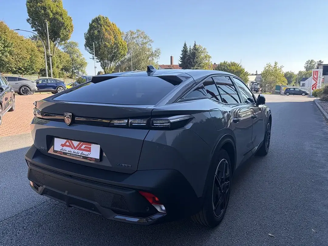 Peugeot 408 PHEV Allure - Thumbnail 12