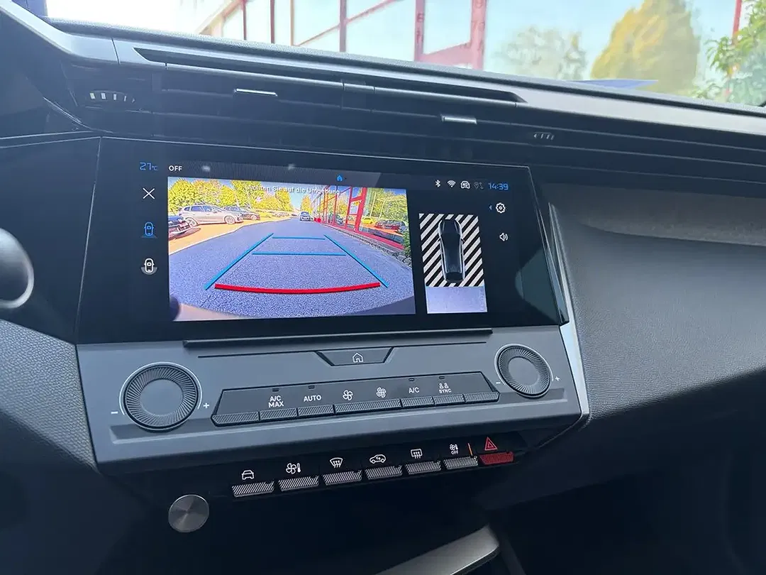 Peugeot 408 PHEV Allure - Thumbnail 4