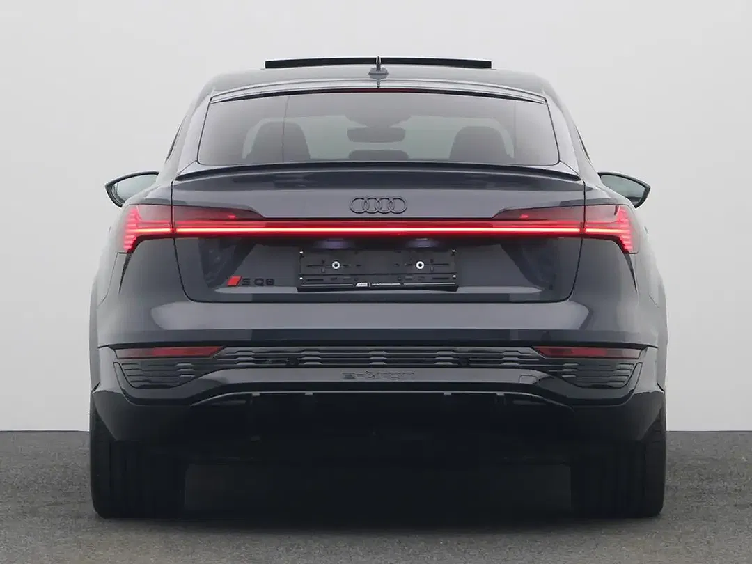 Audi SQ8 e-tron quattro Sportback - Thumbnail 11
