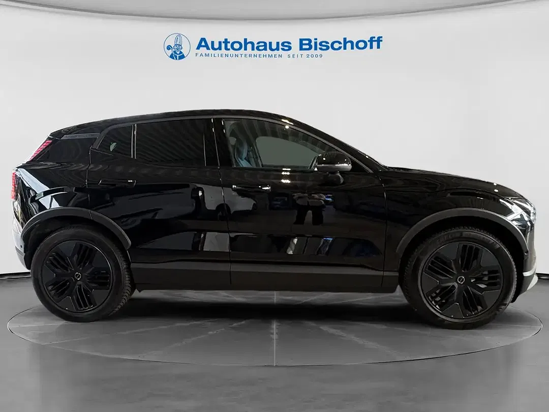 Volvo EX30 AWD Performance Cross Country Ultra - Thumbnail 4