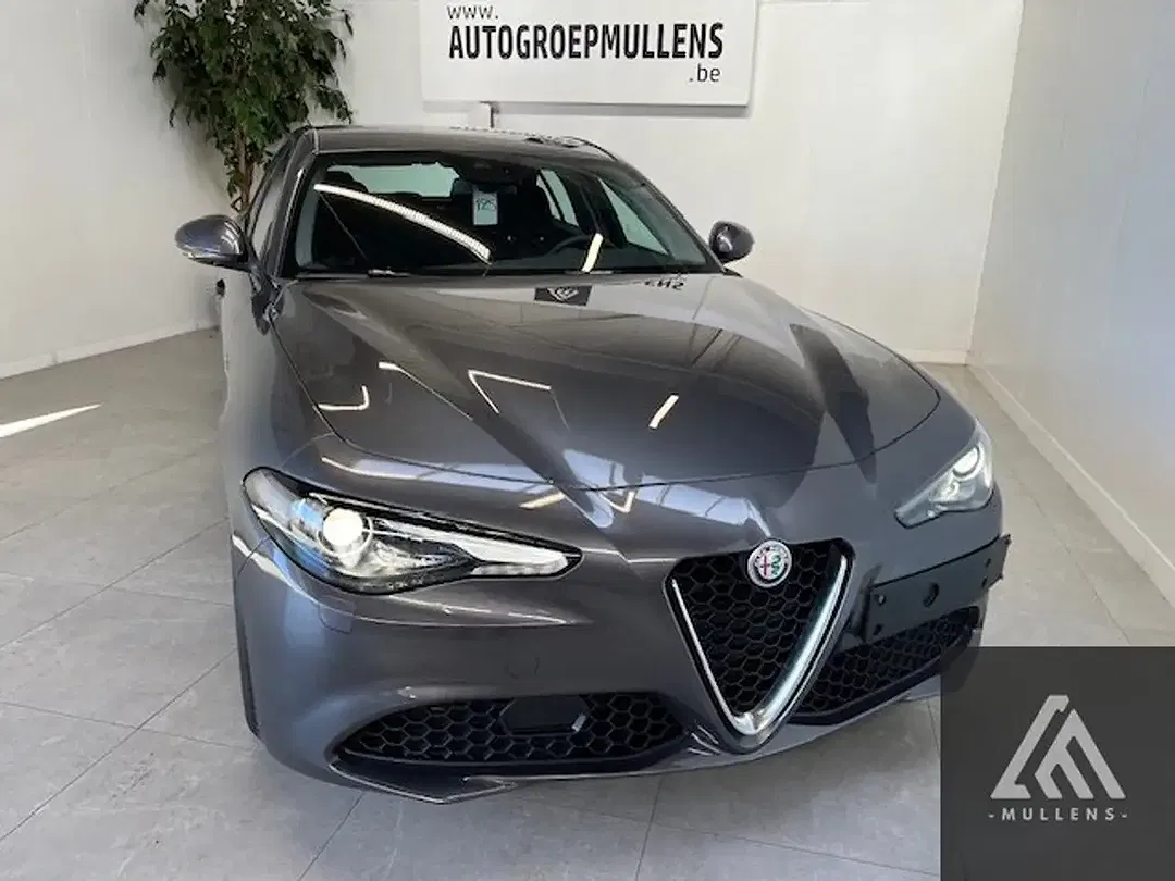 Alfa Romeo Giulia JTD AUT Super - Thumbnail 3