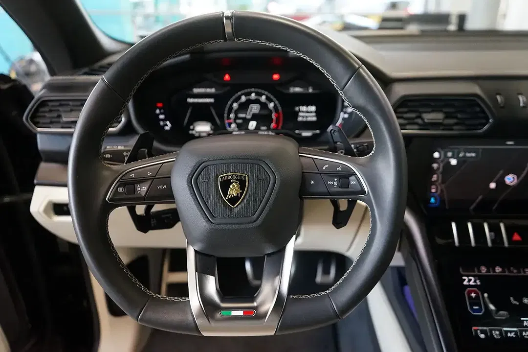 Lamborghini Urus - Thumbnail 11
