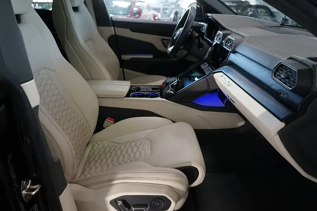Lamborghini Urus - Thumbnail 21