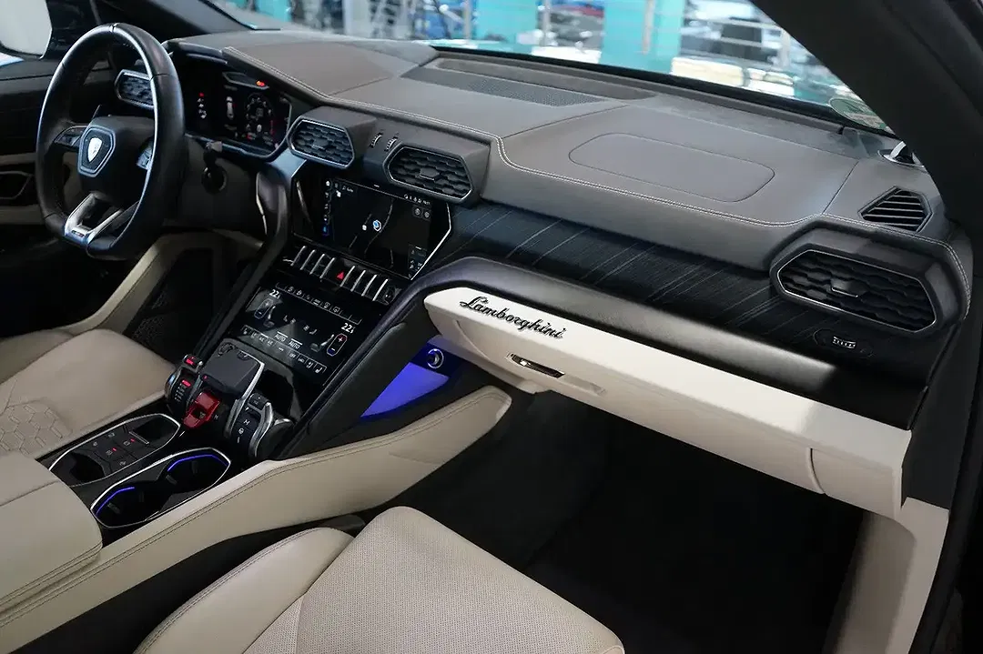 Lamborghini Urus - Thumbnail 22