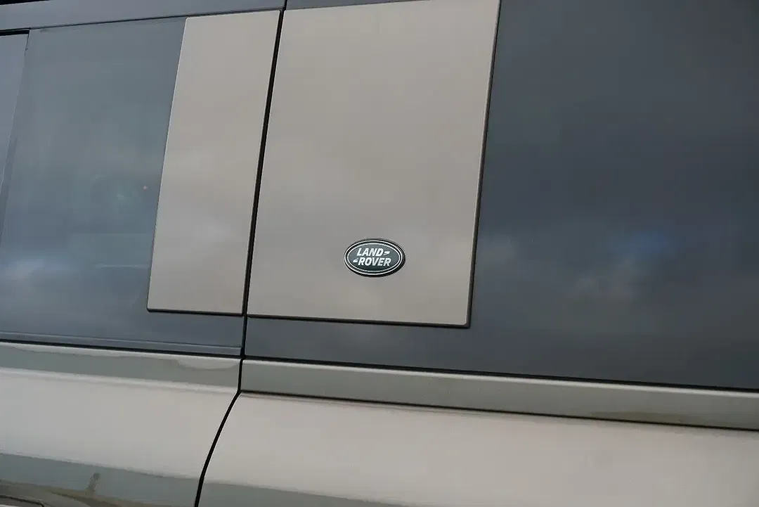 Land Rover Defender 110 HSE - Thumbnail 14