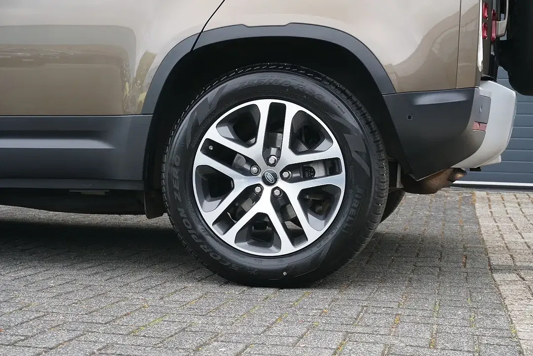 Land Rover Defender 110 HSE - foto 15