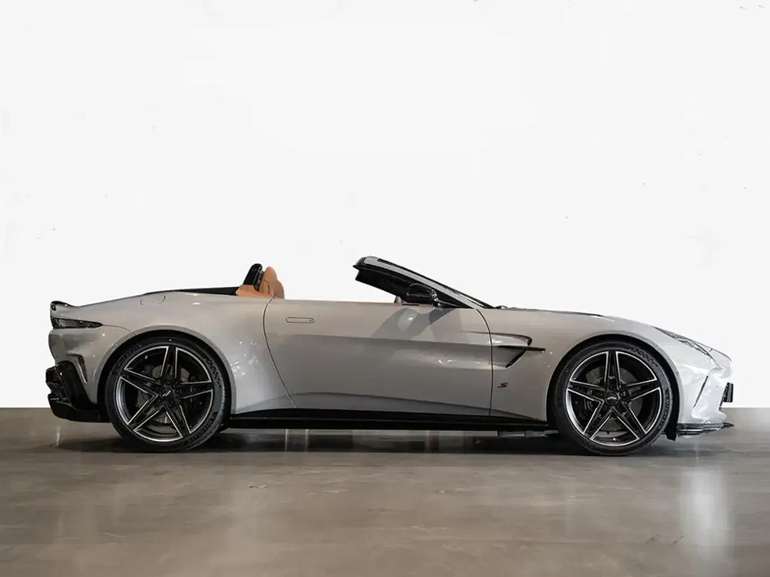 Aston Martin Vantage V8 S Roadster - Thumbnail 14