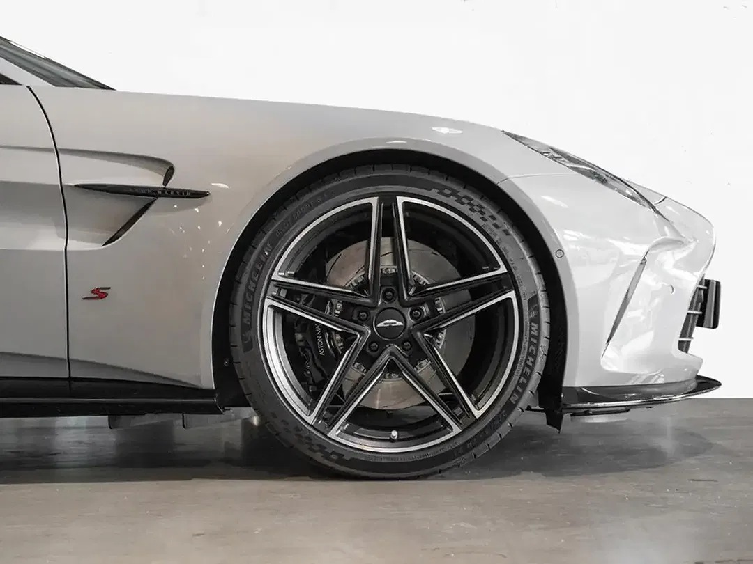 Aston Martin Vantage V8 S Roadster - Thumbnail 5
