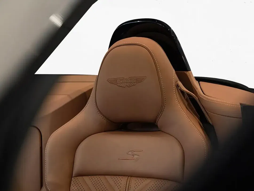 Aston Martin Vantage V8 S Roadster - Thumbnail 6