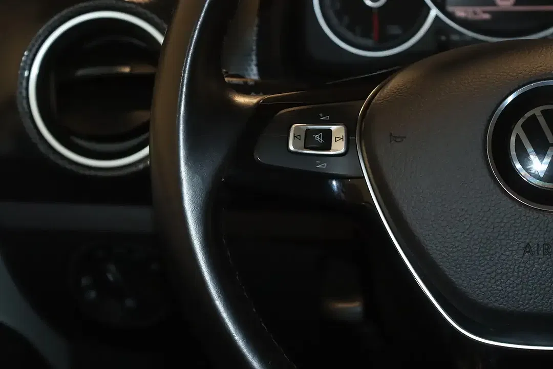 Volkswagen up! R-Line - Thumbnail 13