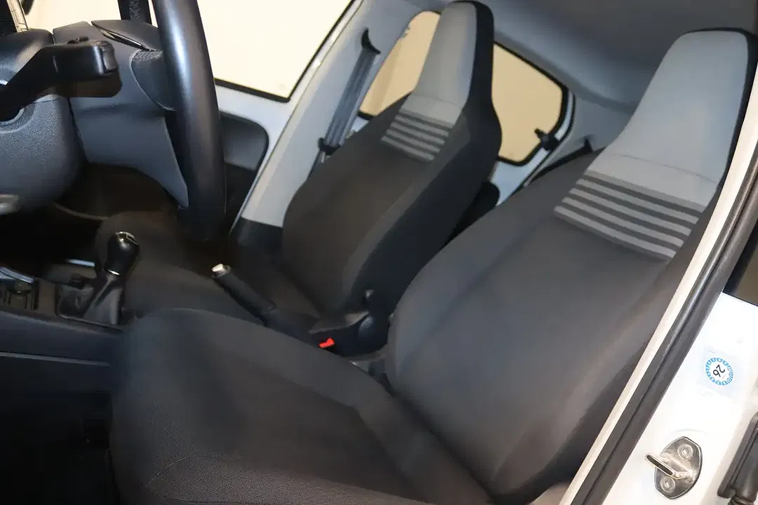 Volkswagen up! R-Line - Thumbnail 8