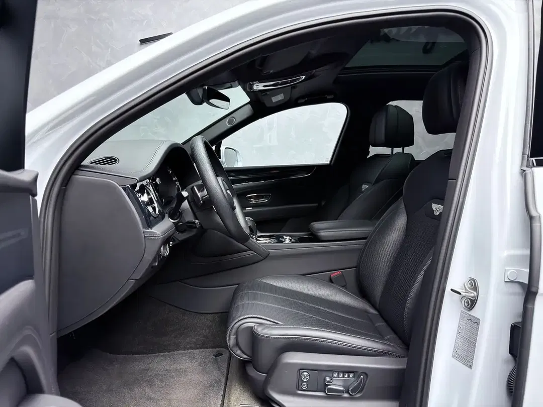 Bentley Bentayga 4.0 V8 EWB - Thumbnail 3