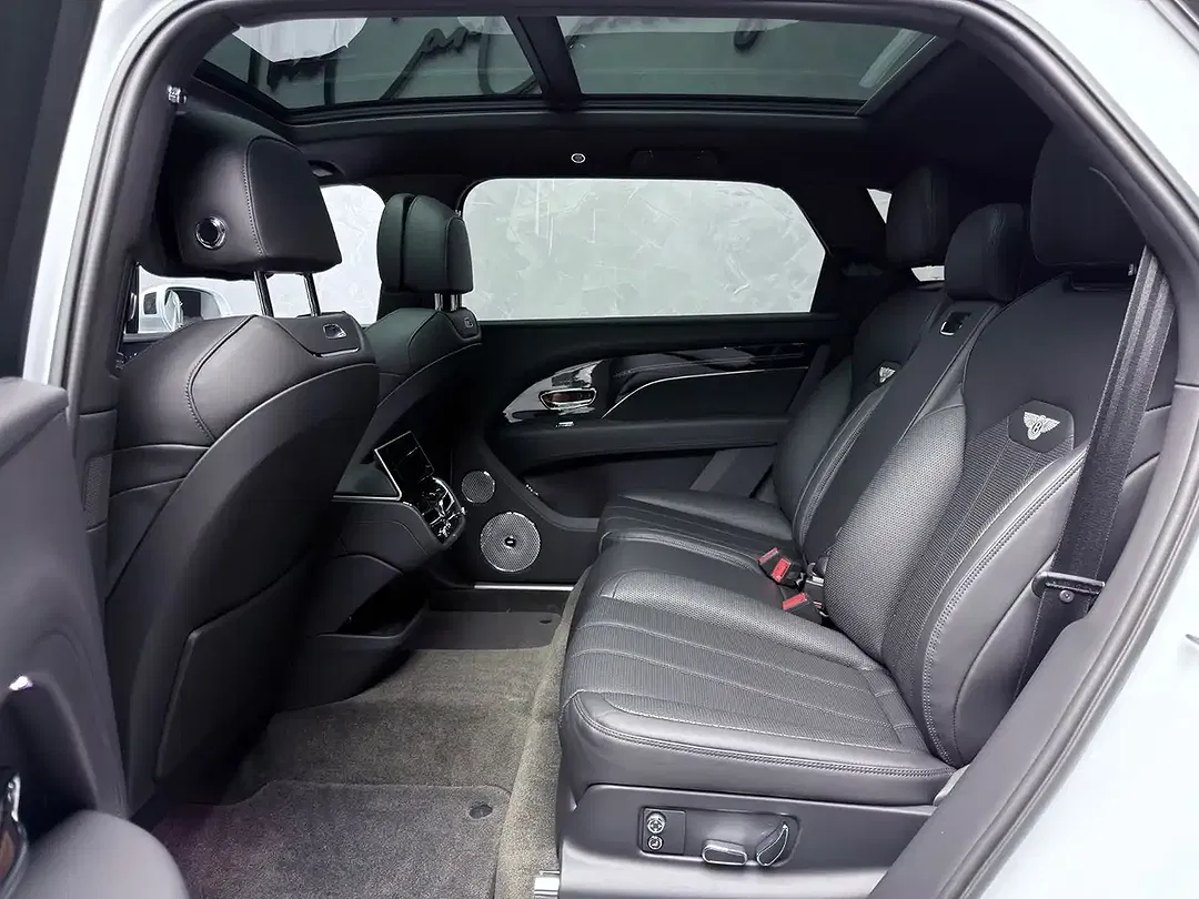 Bentley Bentayga 4.0 V8 EWB - Thumbnail 4