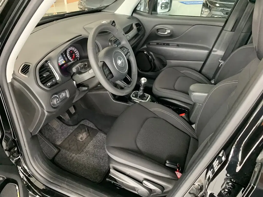 Jeep Renegade Night Eagle - Thumbnail 8