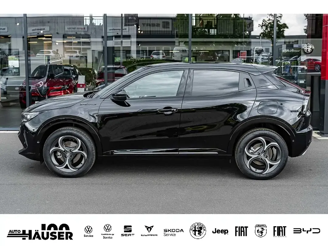 Alfa Romeo Junior 1.2 Ibrida VGT Q4 Sport Speciale - foto 2