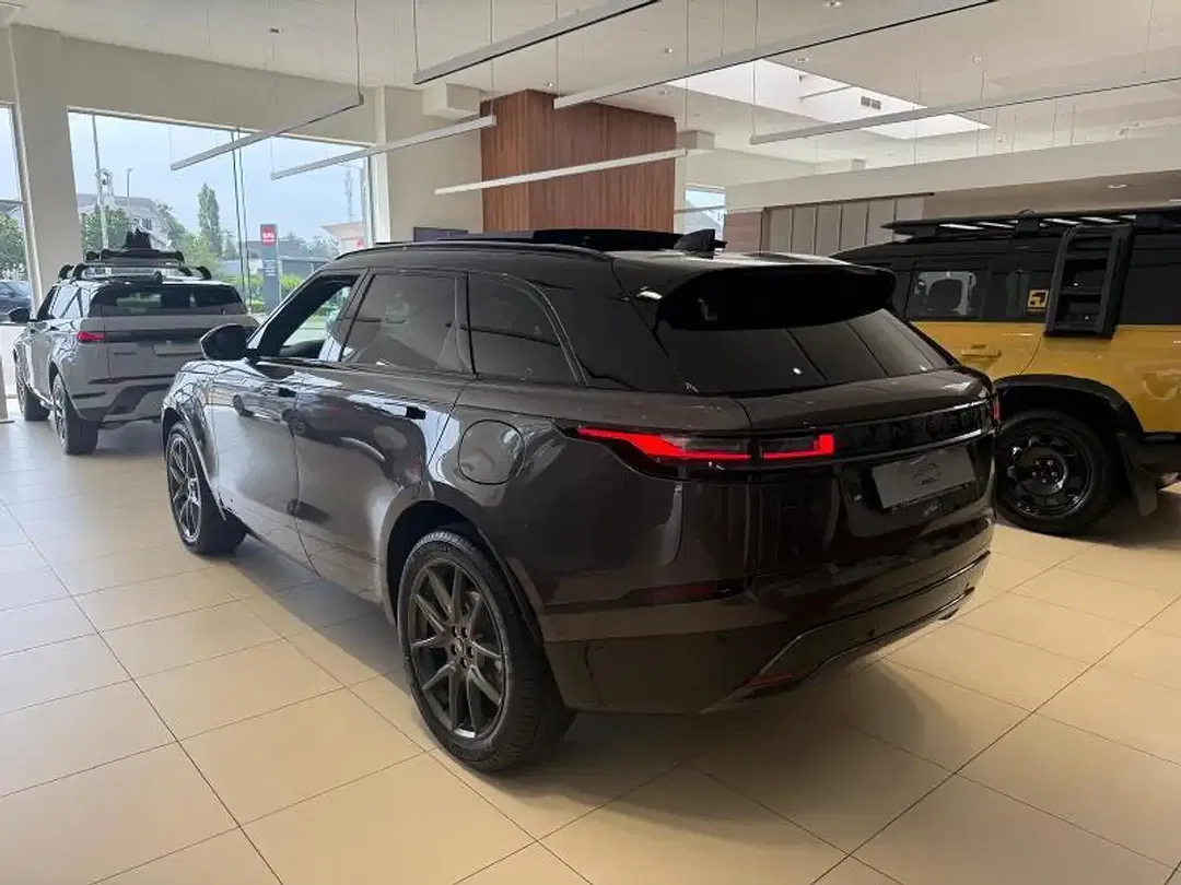 Land Rover Range Rover Velar P400e - Thumbnail 4