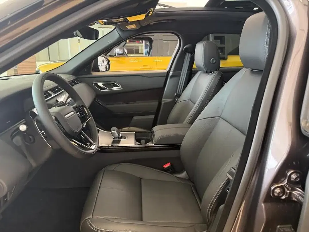 Land Rover Range Rover Velar P400e - Thumbnail 5