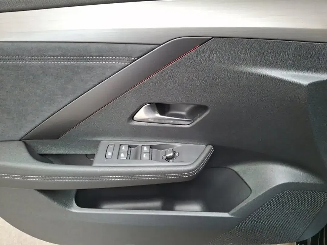 Opel Astra PHEV 1.6 Ultimate - Thumbnail 6