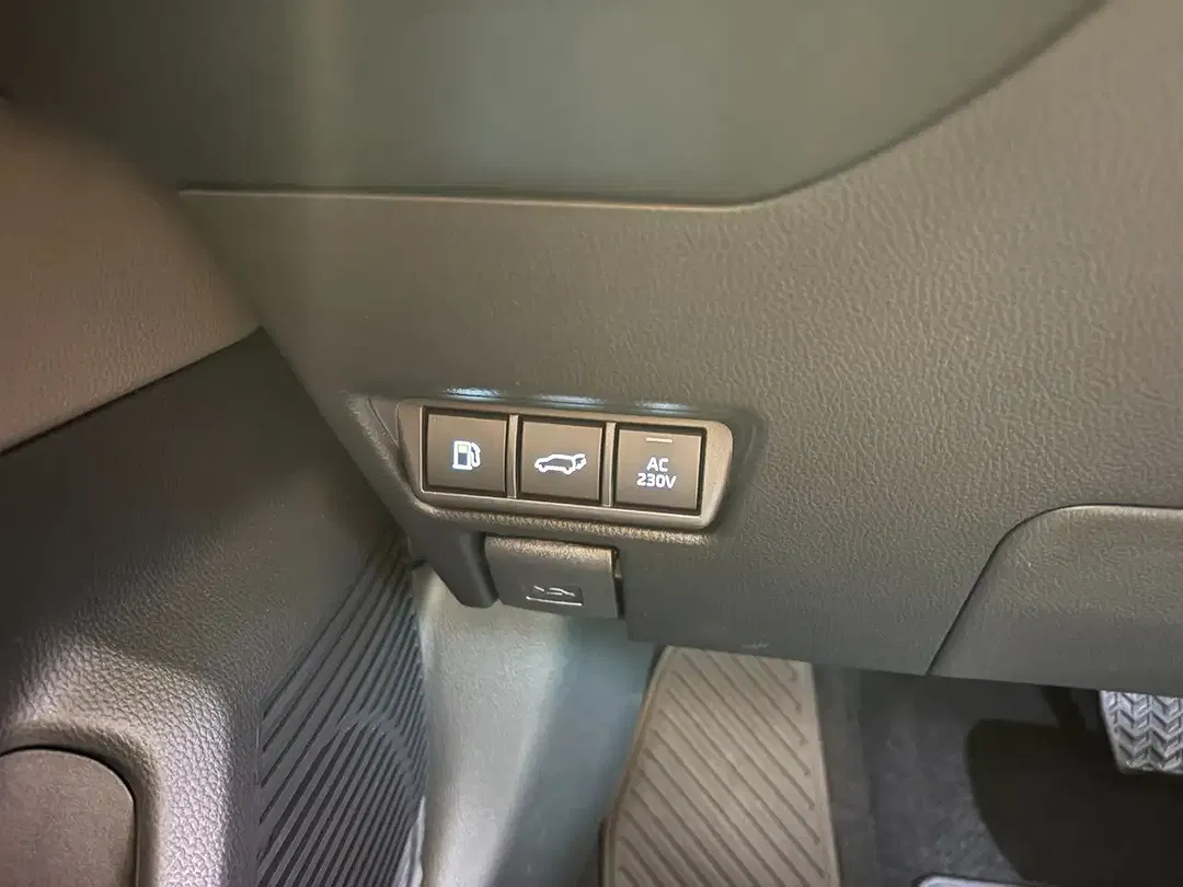 Toyota Prius Executive - Thumbnail 9