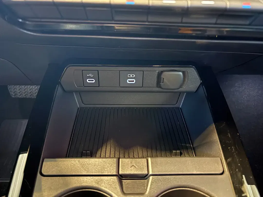 Toyota Prius Executive - Thumbnail 13