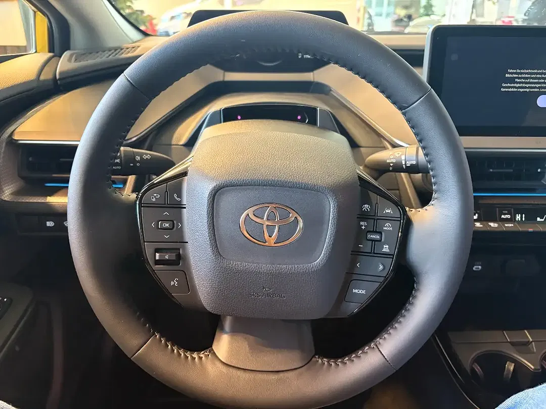 Toyota Prius Executive - Thumbnail 7
